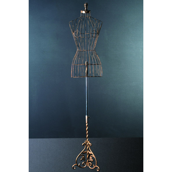 #L14-1 - Wire Mannequins